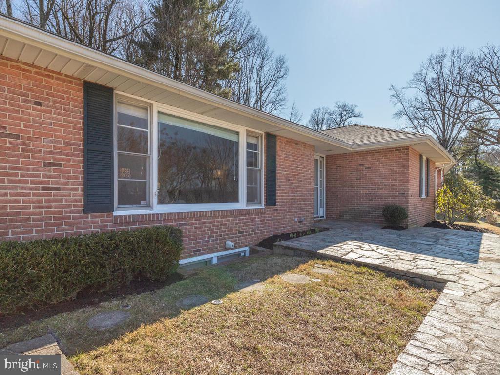1907 Haverhill Road Baltimore, MD 21234 - Photo 2 of 47 Private entry to greet guests