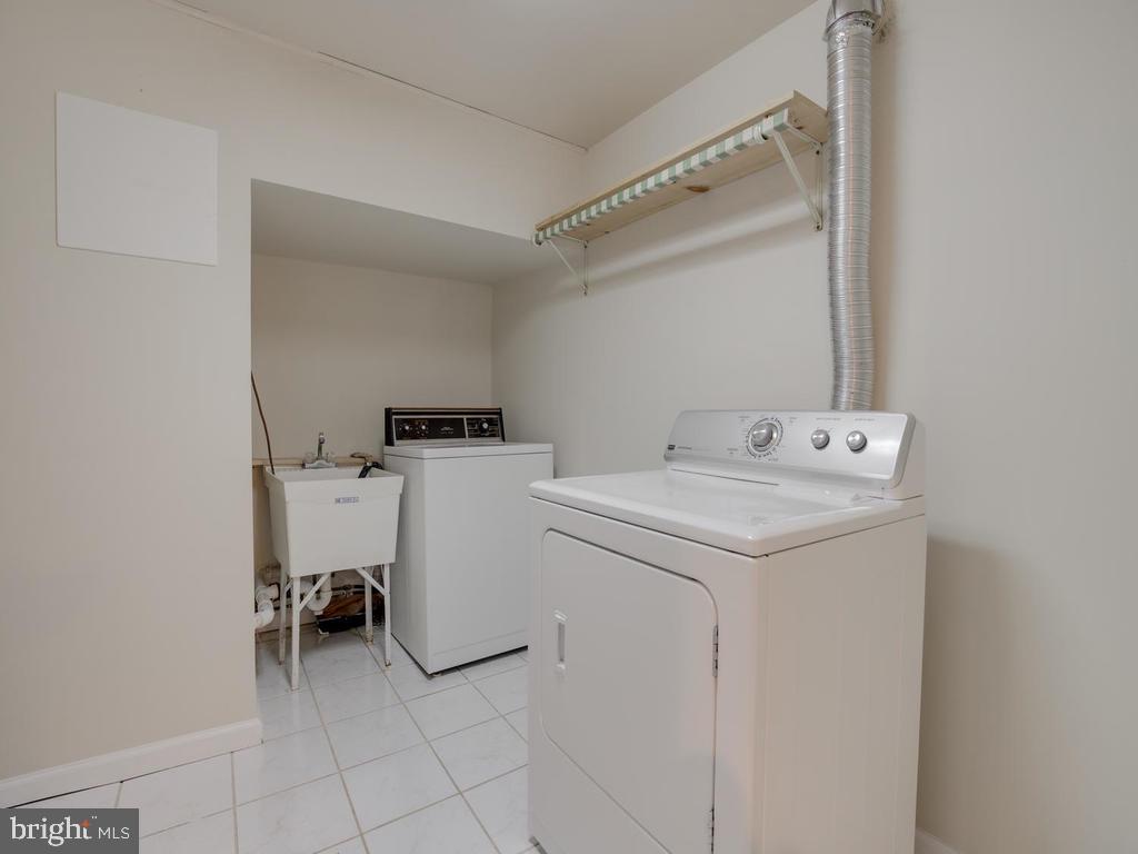 1907 Haverhill Road Baltimore, MD 21234 - Photo 37 of 47 Spacious laundry room