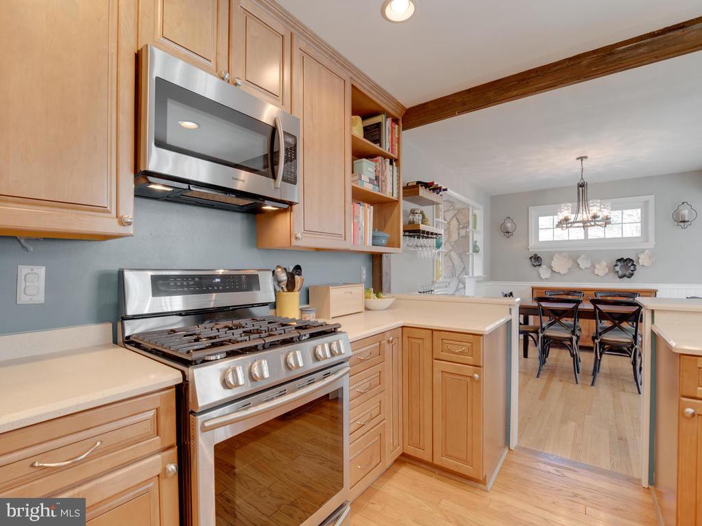 1907 Haverhill Road Baltimore, MD 21234 - Photo 9 of 47 Cooking with gas for that professional chef