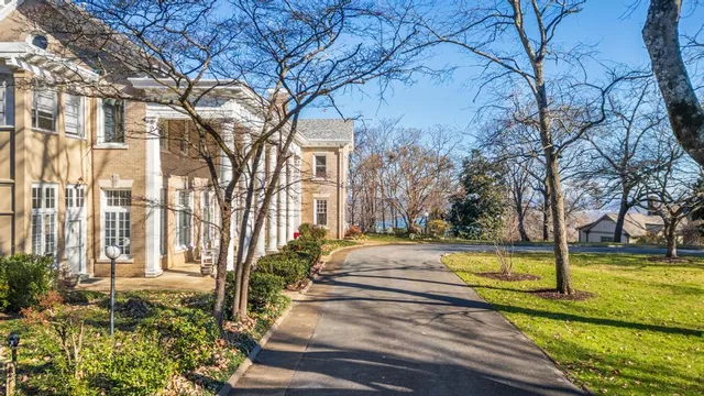 $3,000 | 31 Minnekahda Place, Unit 3, Chattanooga, TN 37405