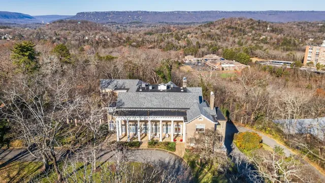 $3,000 | 31 Minnekahda Place, Unit 3, Chattanooga, TN 37405