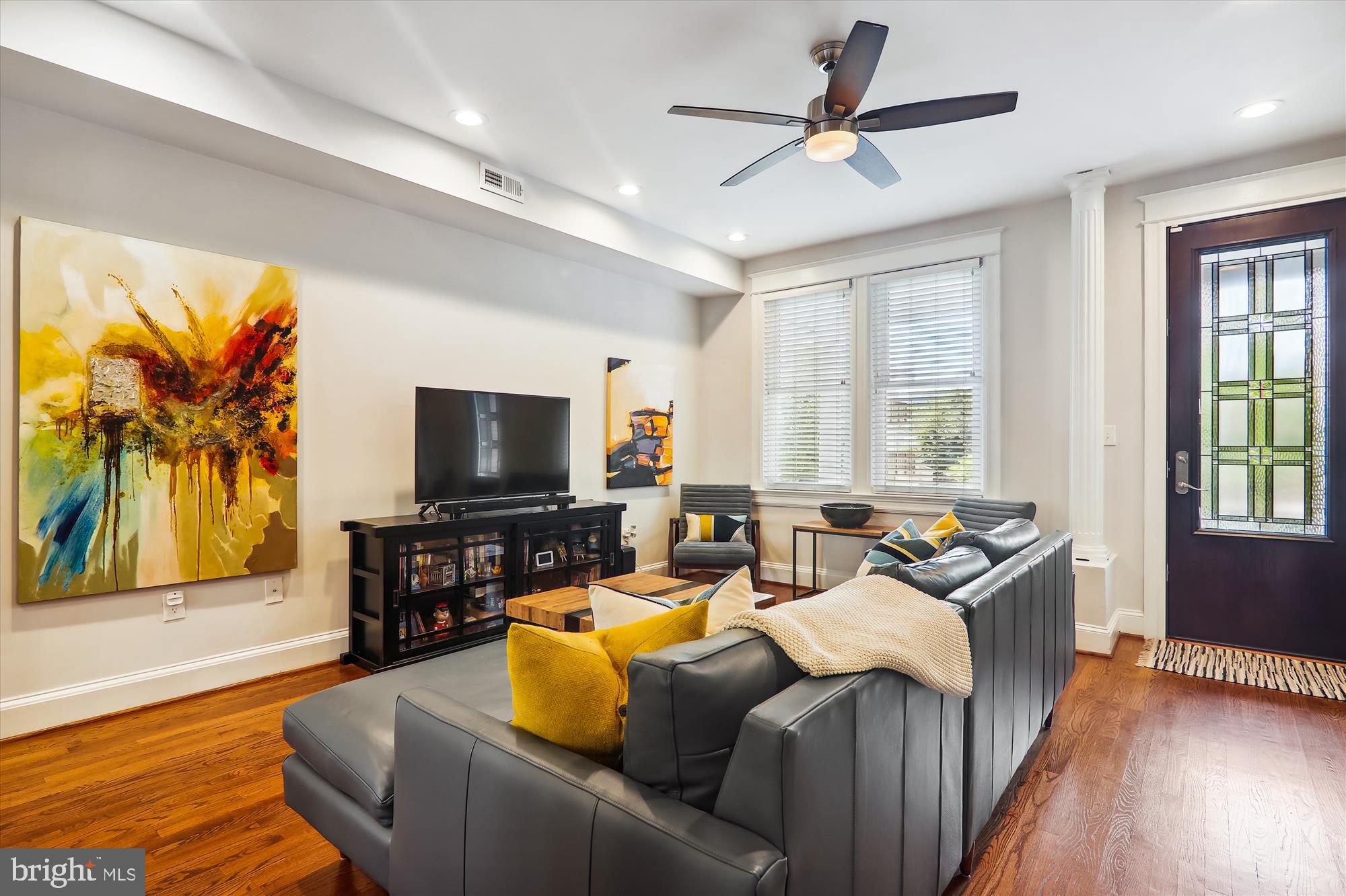 224 Randolph Place Northeast Washington, DC 20002 - Photo 7 of 46 Living Room