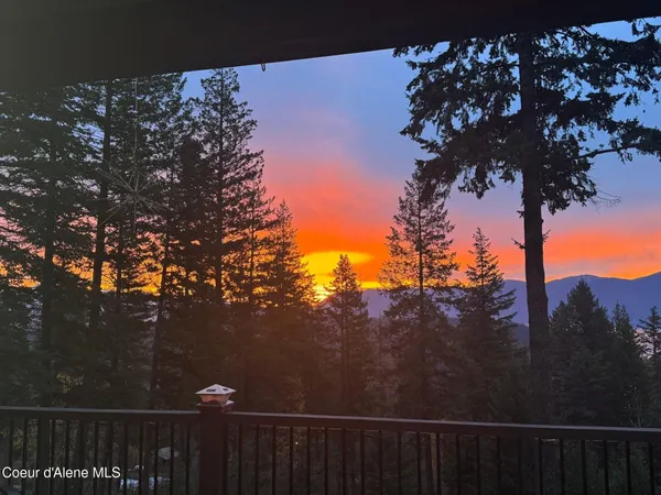 $979,000 | 101 Spring View Lane, Sagle, ID 83860