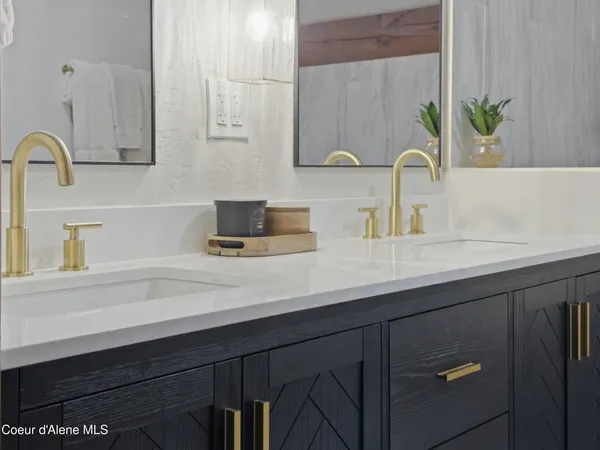 $979,000 | 101 Spring View Lane, Sagle, ID 83860