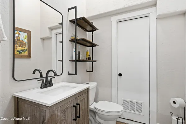 $979,000 | 101 Spring View Lane, Sagle, ID 83860