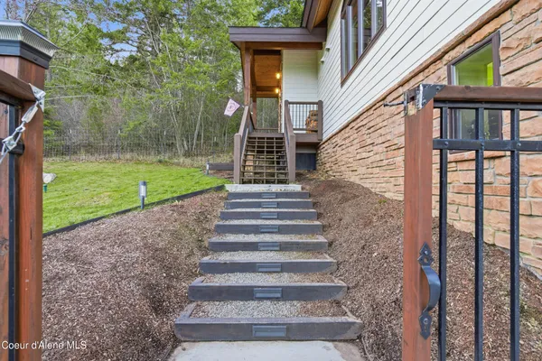 $979,000 | 101 Spring View Lane, Sagle, ID 83860