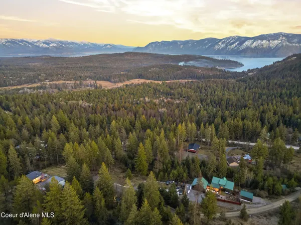 $979,000 | 101 Spring View Lane, Sagle, ID 83860