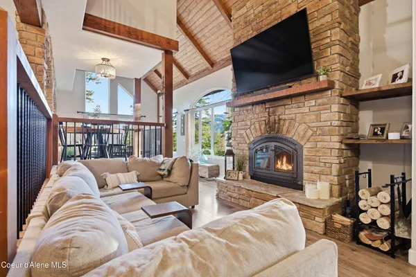 $979,000 | 101 Spring View Lane, Sagle, ID 83860