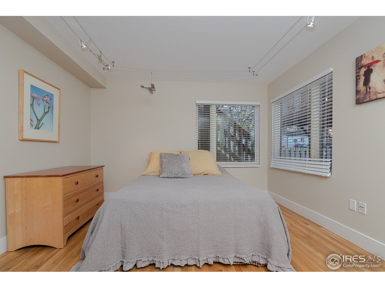 531 Hawthorn Avenue Boulder, CO 80304 - Photo 18 of 40 Bedroom 3 with Jack & Jill bathroom - main floor