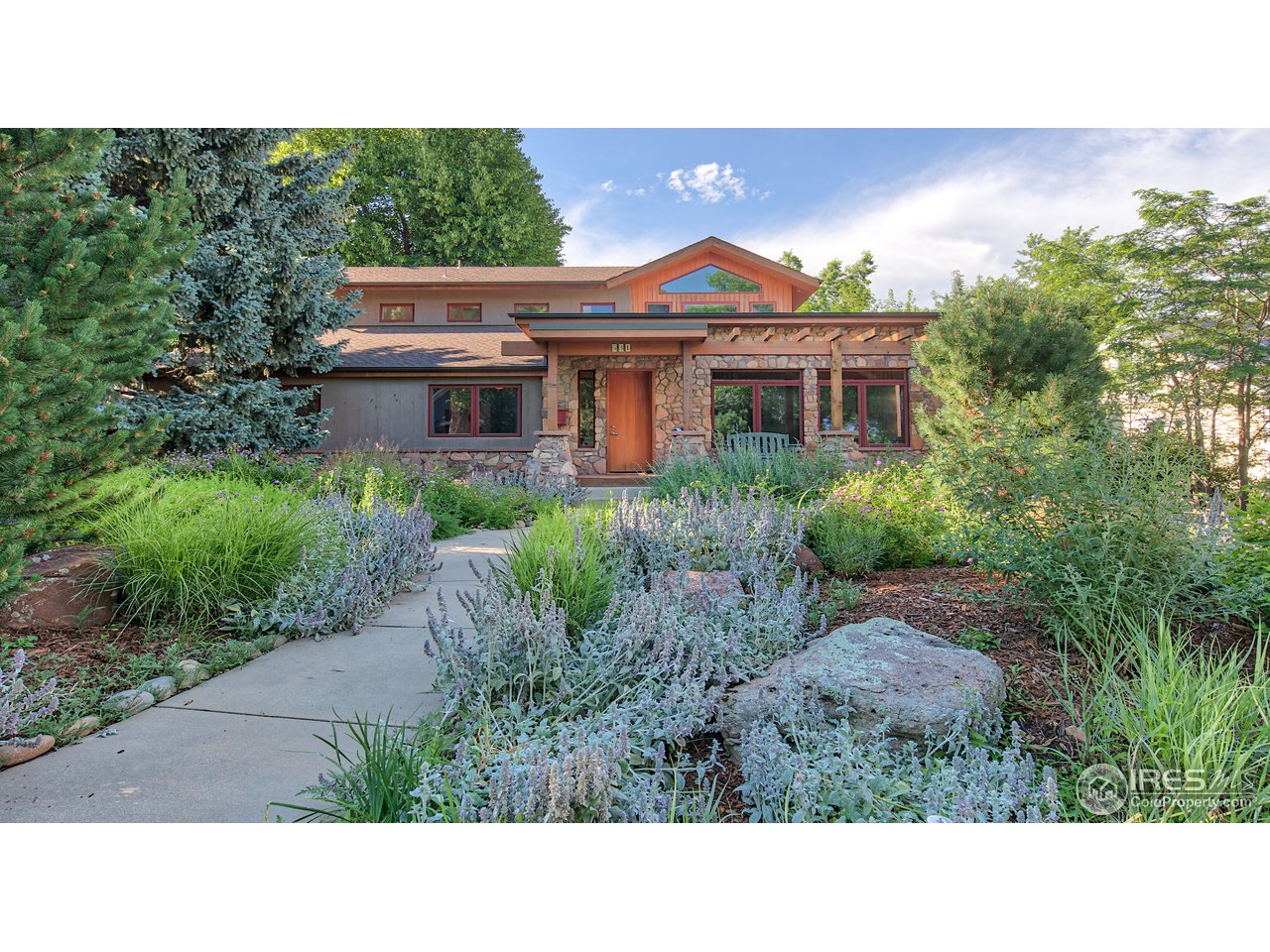 531 Hawthorn Avenue Boulder, CO 80304 - Photo 2 of 40 Spring in bloom