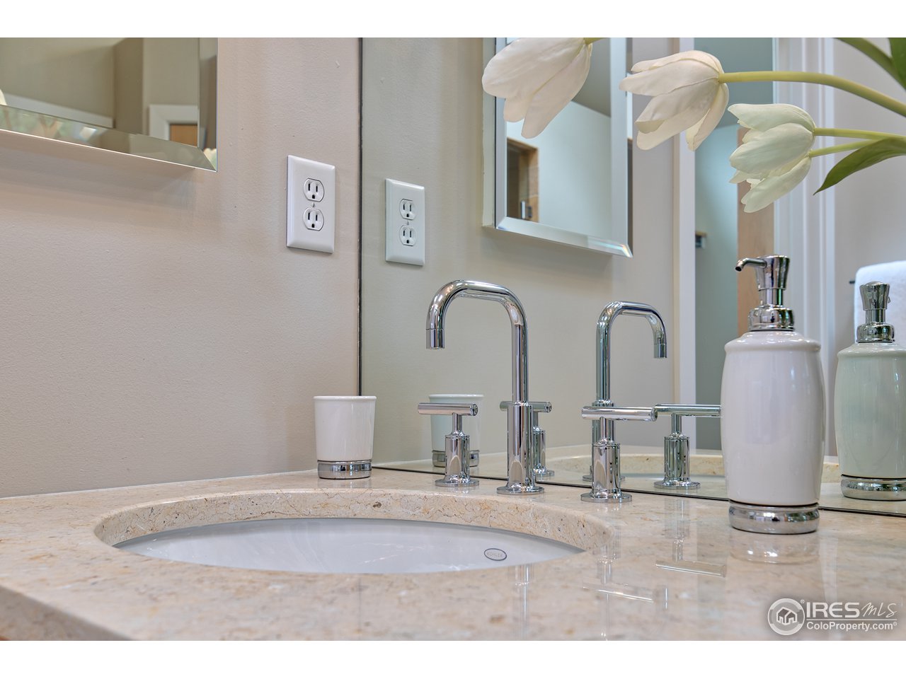 531 Hawthorn Avenue Boulder, CO 80304 - Photo 23 of 40 Master bath with dual sinks