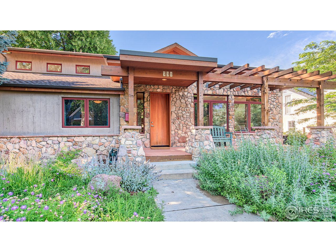 531 Hawthorn Avenue Boulder, CO 80304 - Photo 40 of 40 Spring exterior in bloom