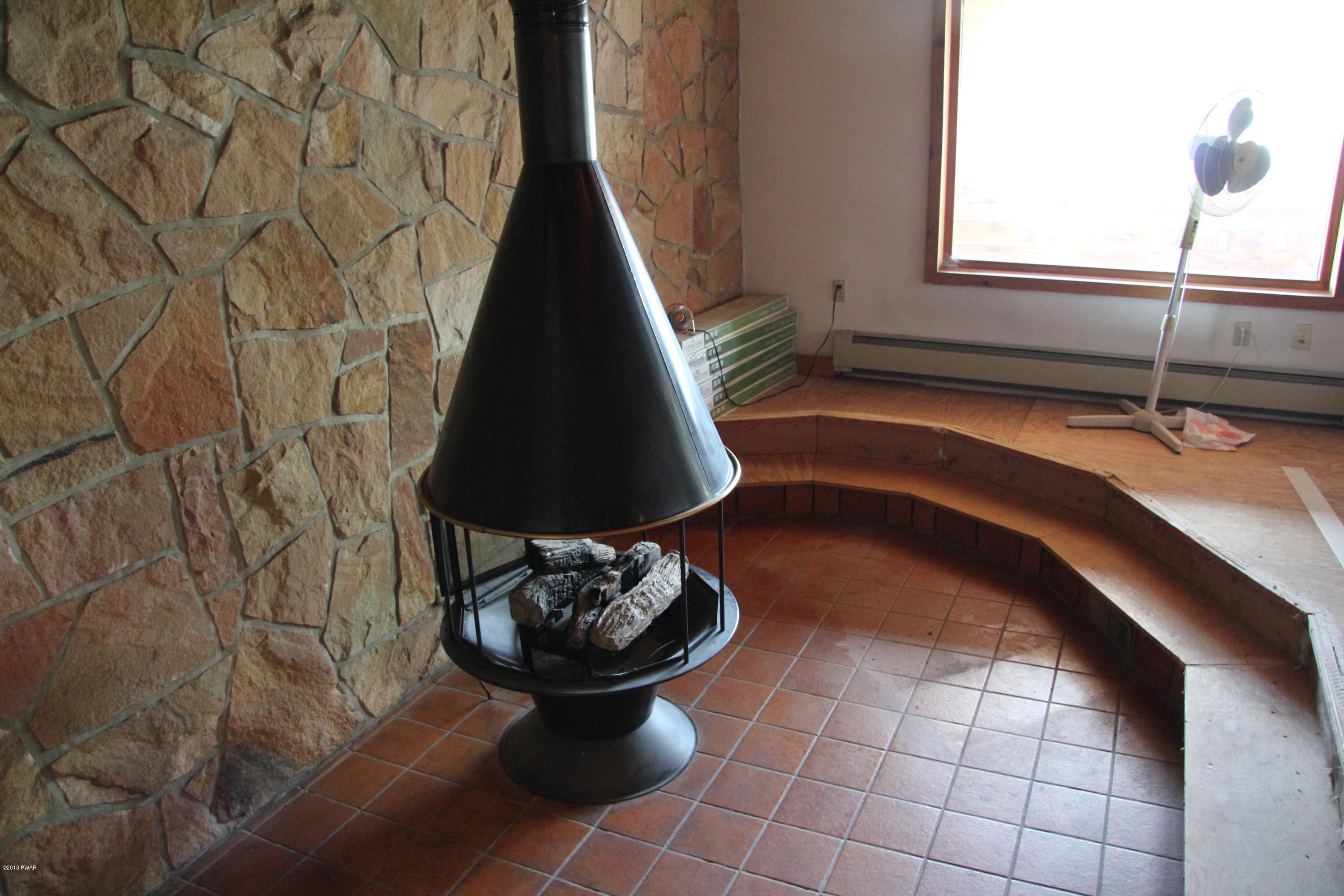 54 West Shore Road Waymart, PA 18472 - Photo 8 of 14