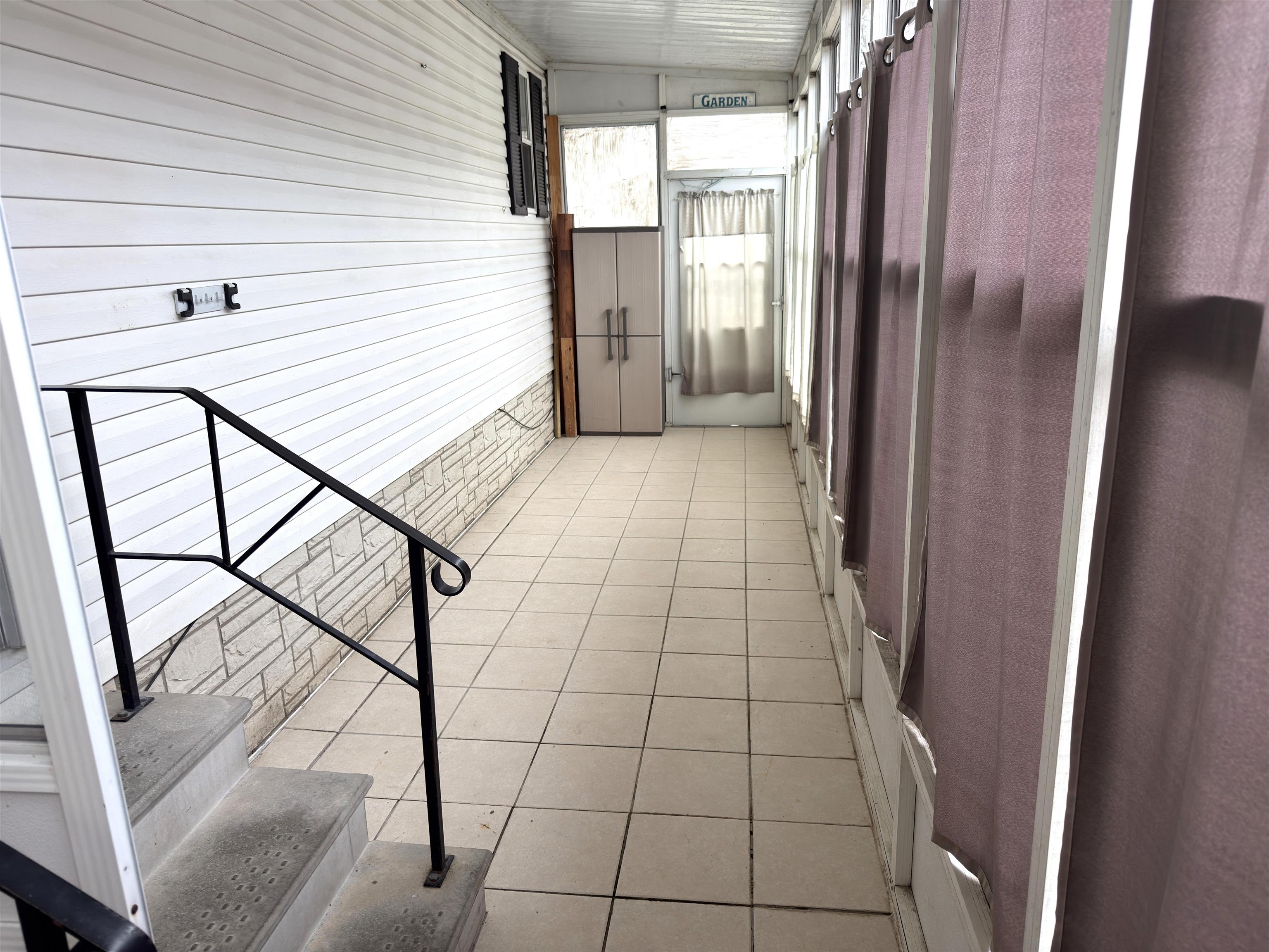 1206 Spring Circle Belvidere, IL 61008 - Photo 15 of 16 a view of a hallway