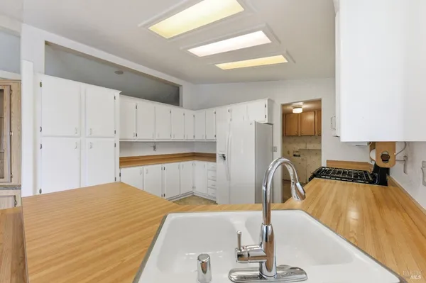 $249,000 | 254 Clover Way, Napa, CA 94558