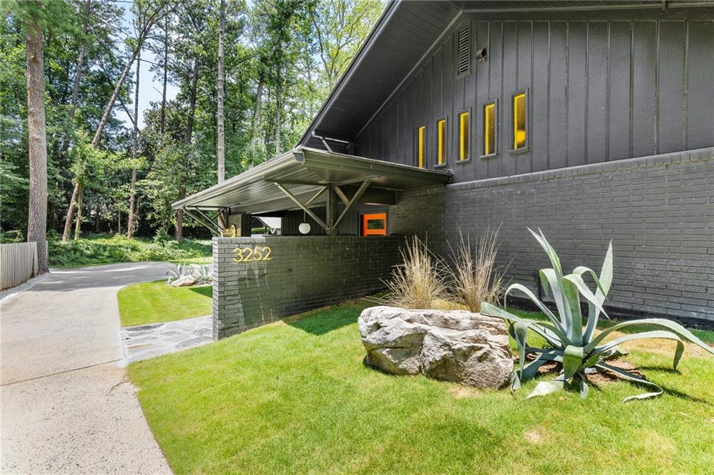3252 West Roxboro Road Northeast Atlanta, GA 30324 - Photo 2 of 63