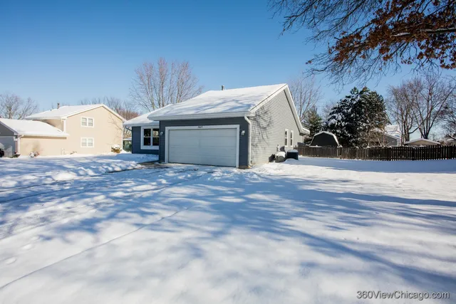 $389,900 | 14627 South Pebble Creek Drive, Homer Glen, IL 60491