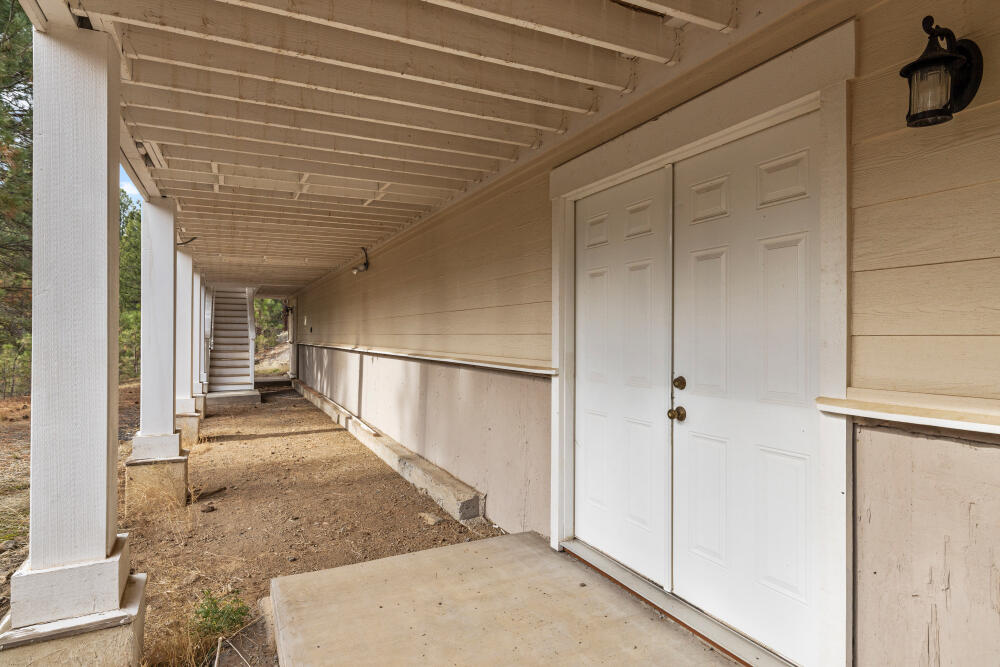 13423 Sprague River Road, Unit 1 Chiloquin, OR 97624 - Photo 35 of 46 Door into the basement area that is also 1920 sf