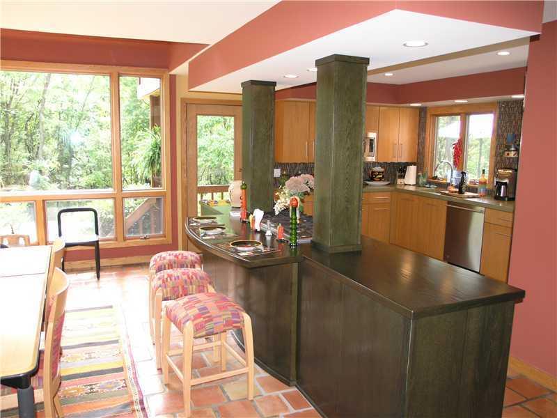 129 Riding Trail Lane Fox Chapel, PA 15215 - Photo 10 of 25 Kitchen.