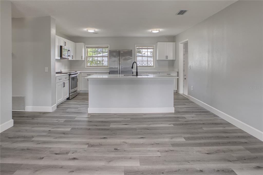 102 Amigos Road DeBary, FL 32713 - Photo 6 of 45