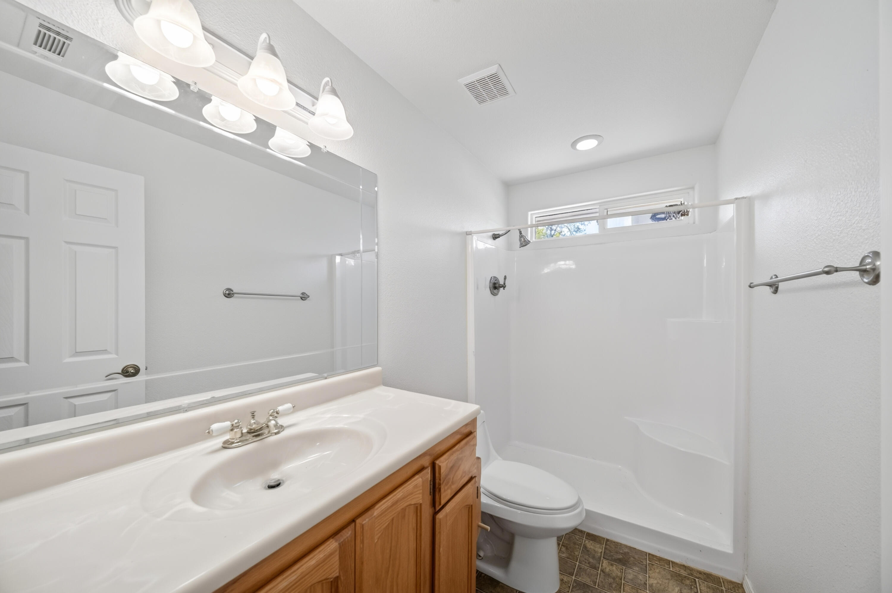24555 Dersch Road Anderson, CA 96007 - Photo 19 of 40 Bathroom 2