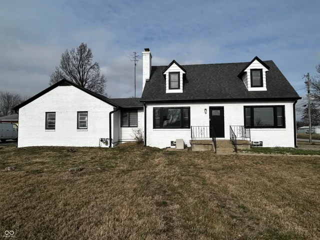 $460,000 | 3192 East Main Street, Indianapolis, IN 46231
