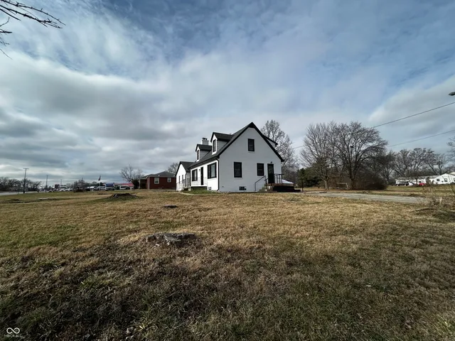 $460,000 | 3192 East Main Street, Plainfield, IN 46168