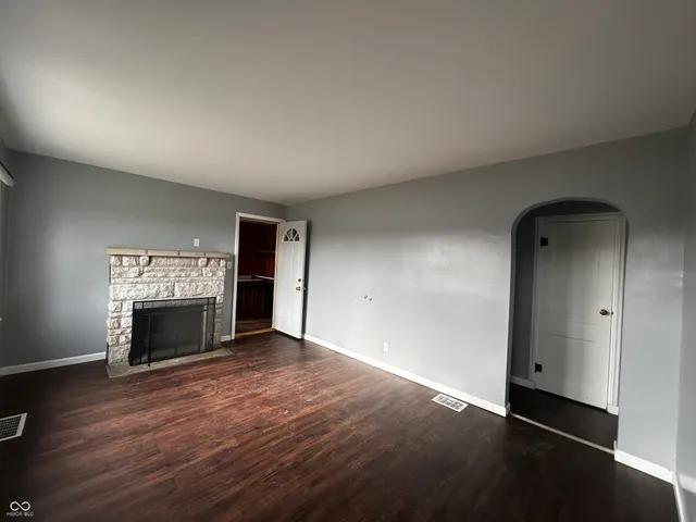 $460,000 | 3192 East Main Street, Plainfield, IN 46168