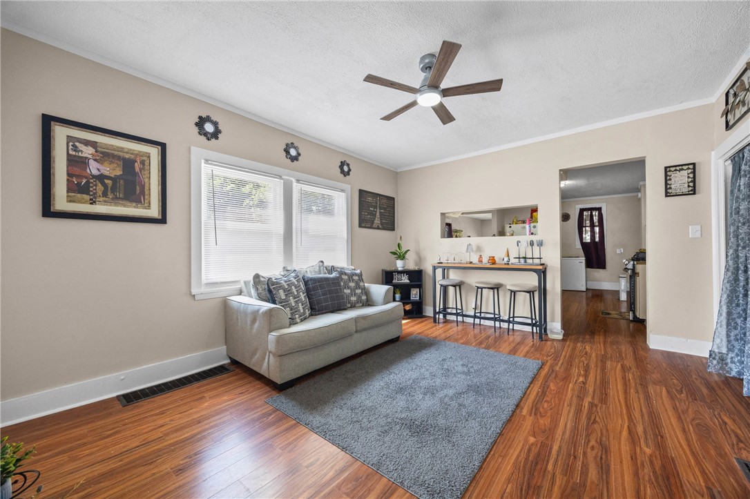 193 Myrtle Street Rochester, NY 14606 - Photo 4 of 21