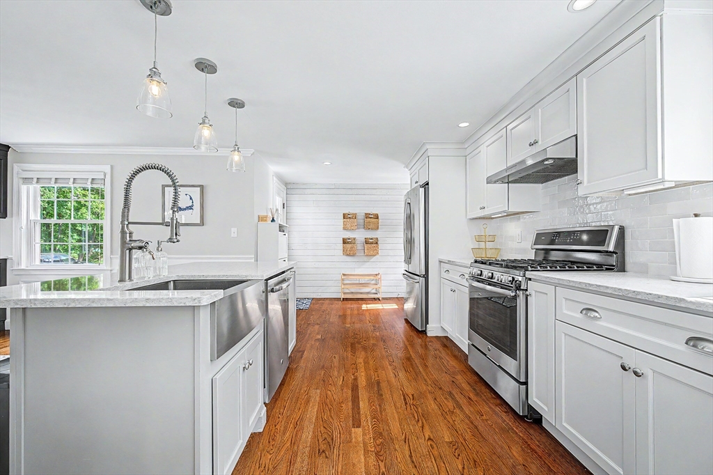 50 Normal Hill Road Framingham, MA 01702 - Photo 4 of 37
