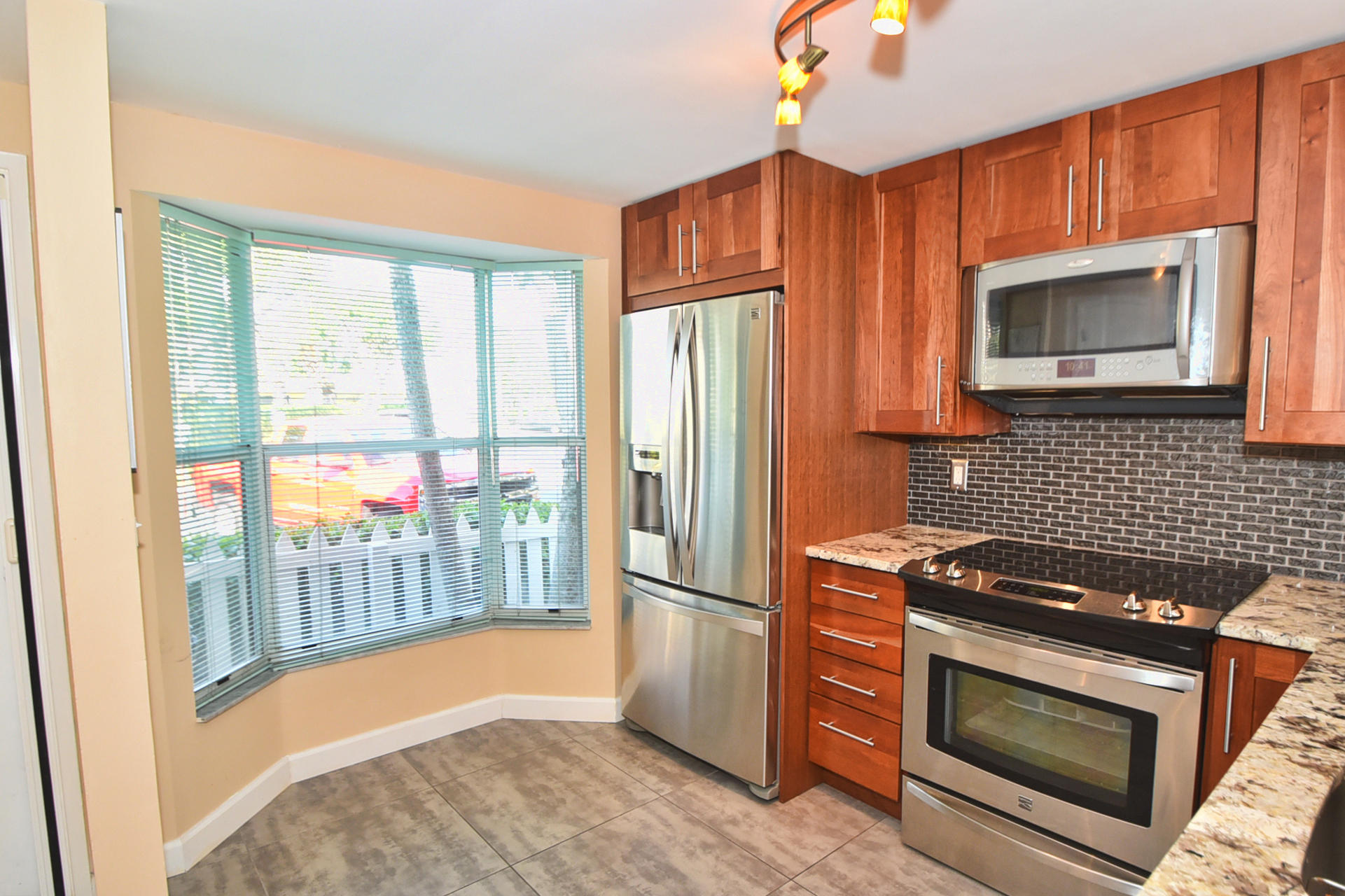 1012 Jeffery Street Boca Raton, FL 33487 - Photo 12 of 29 DSC_6714