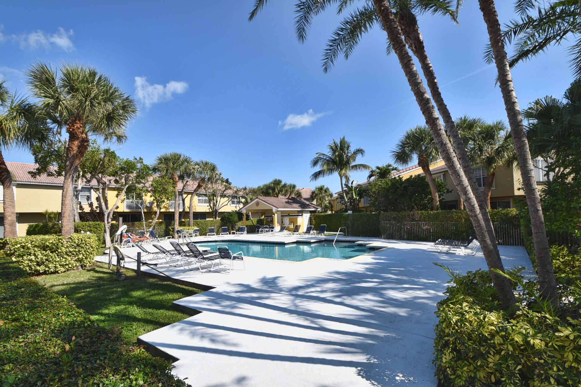 1012 Jeffery Street Boca Raton, FL 33487 - Photo 25 of 29 community pool