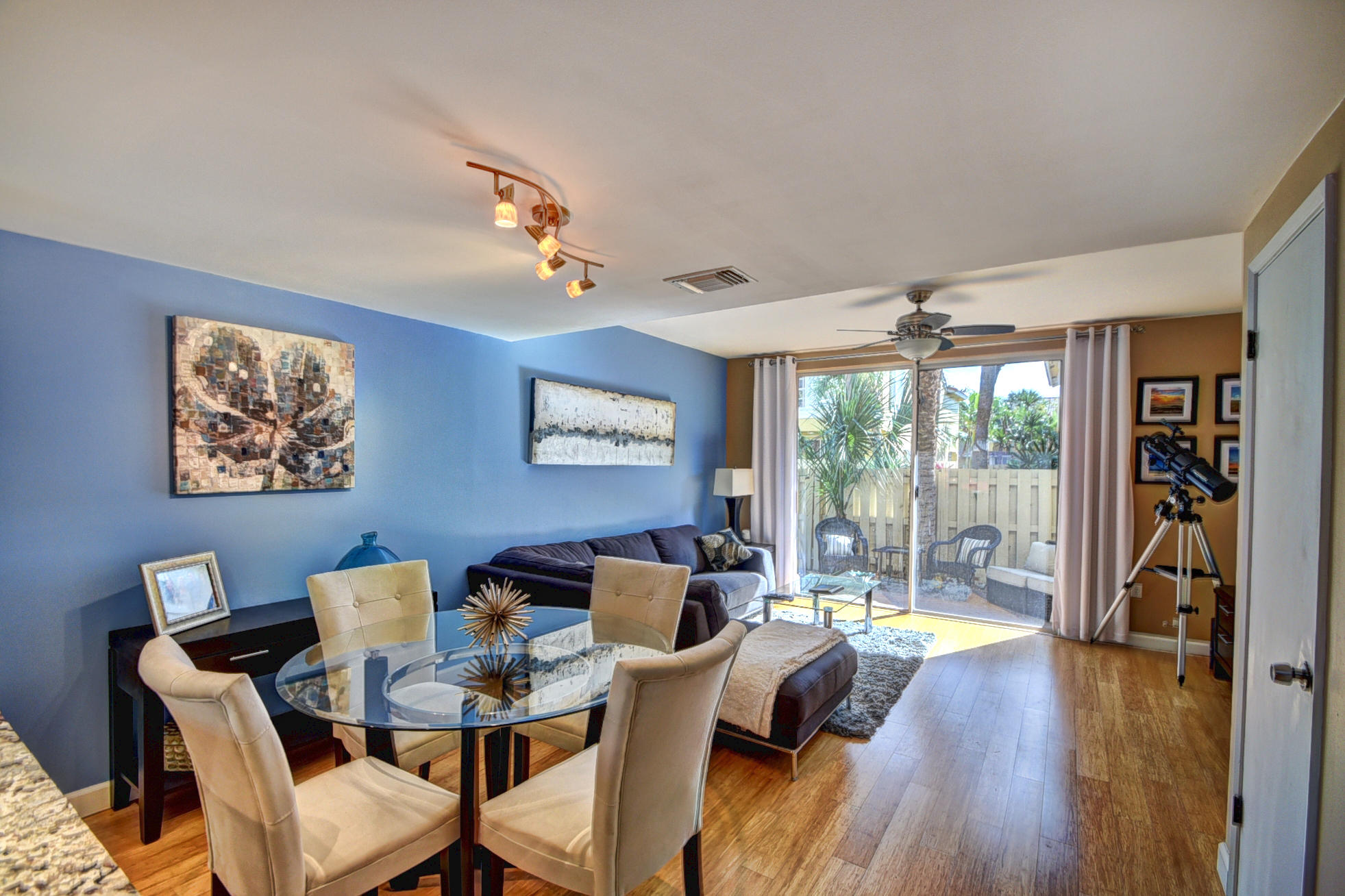 1012 Jeffery Street Boca Raton, FL 33487 - Photo 4 of 29 DSC_6681_2_3_4_5