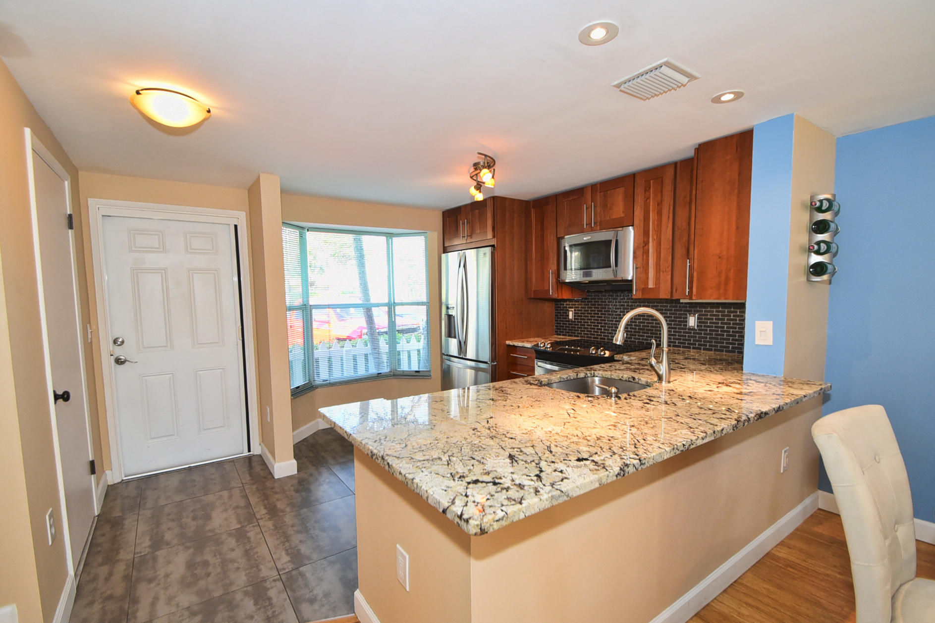 1012 Jeffery Street Boca Raton, FL 33487 - Photo 10 of 29 DSC_6710