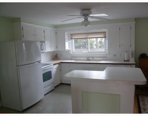 94 Greylock Road Bristol, RI 02809 - Photo 3 of 8 Kitchen.