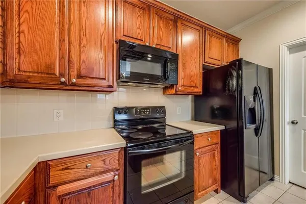 $2,550 | 1008 Rodin Lane, Carrollton, TX 75006