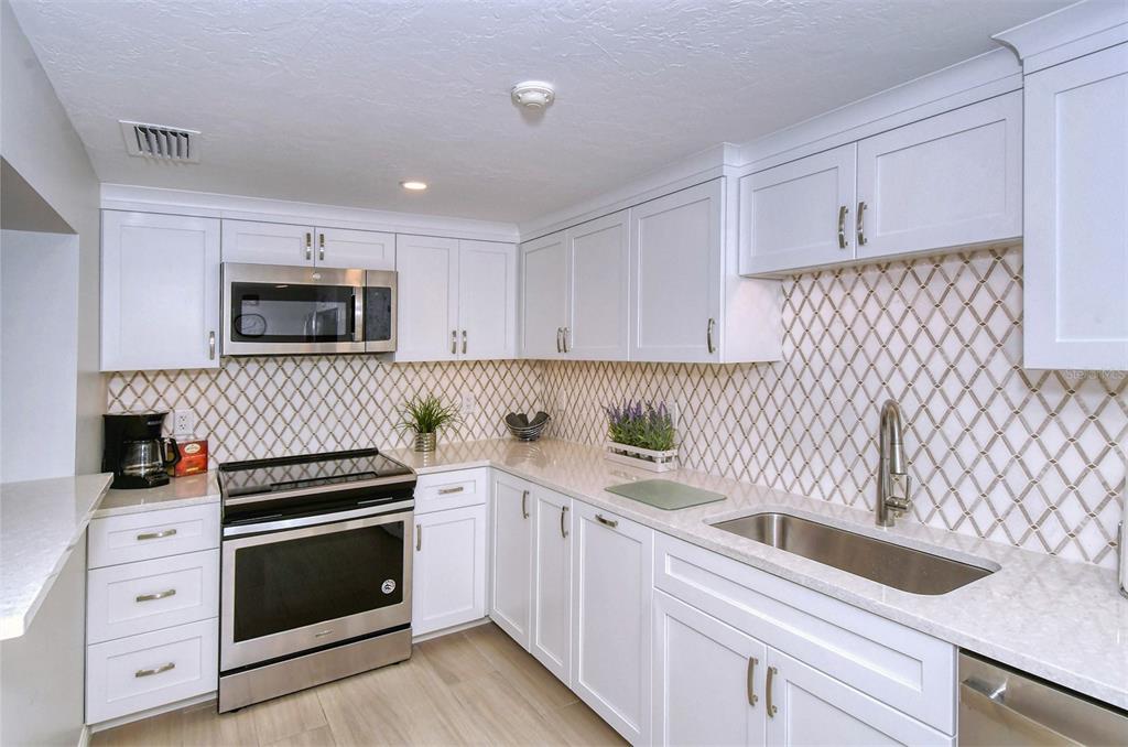 6267 Midnight Pass Road, Unit 306 Sarasota, FL 34242 - Photo 39 of 89