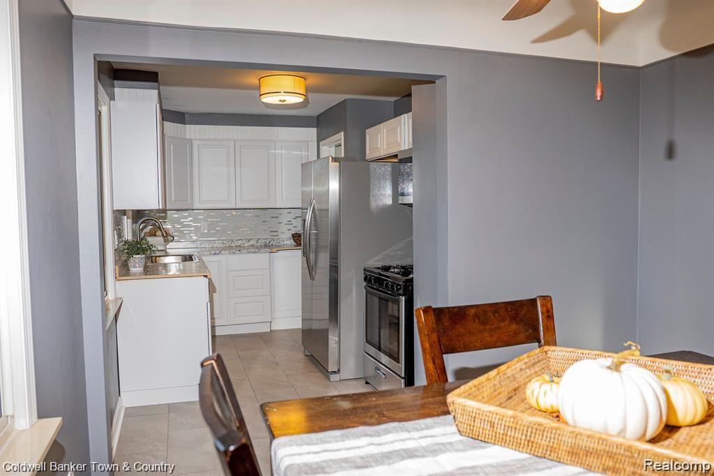 21260 Ridgedale Street Oak Park, MI 48237 - Photo 6 of 23