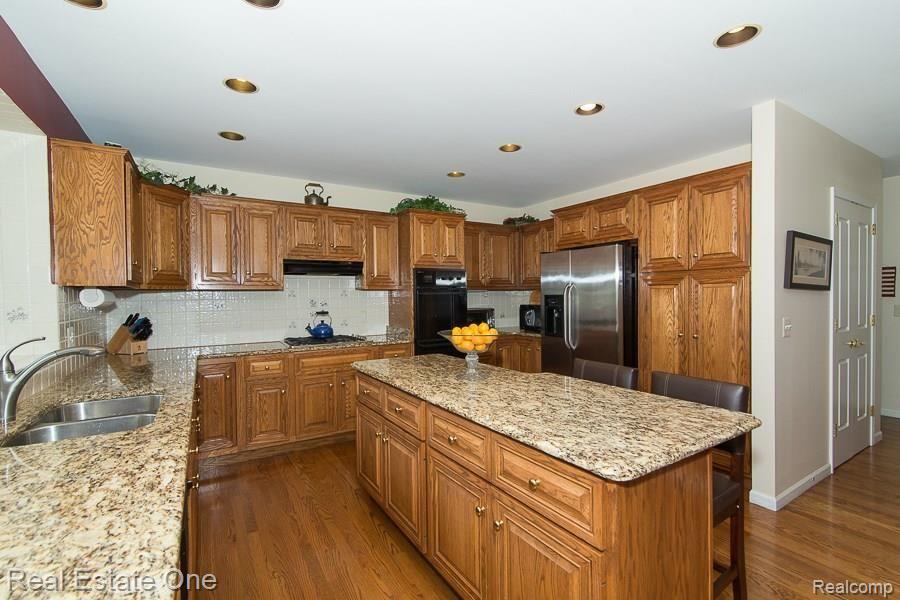 3628 Aynsley Drive Rochester, MI 48306 - Photo 14 of 32 _OL_4113_Aynsley_W020.jpg
