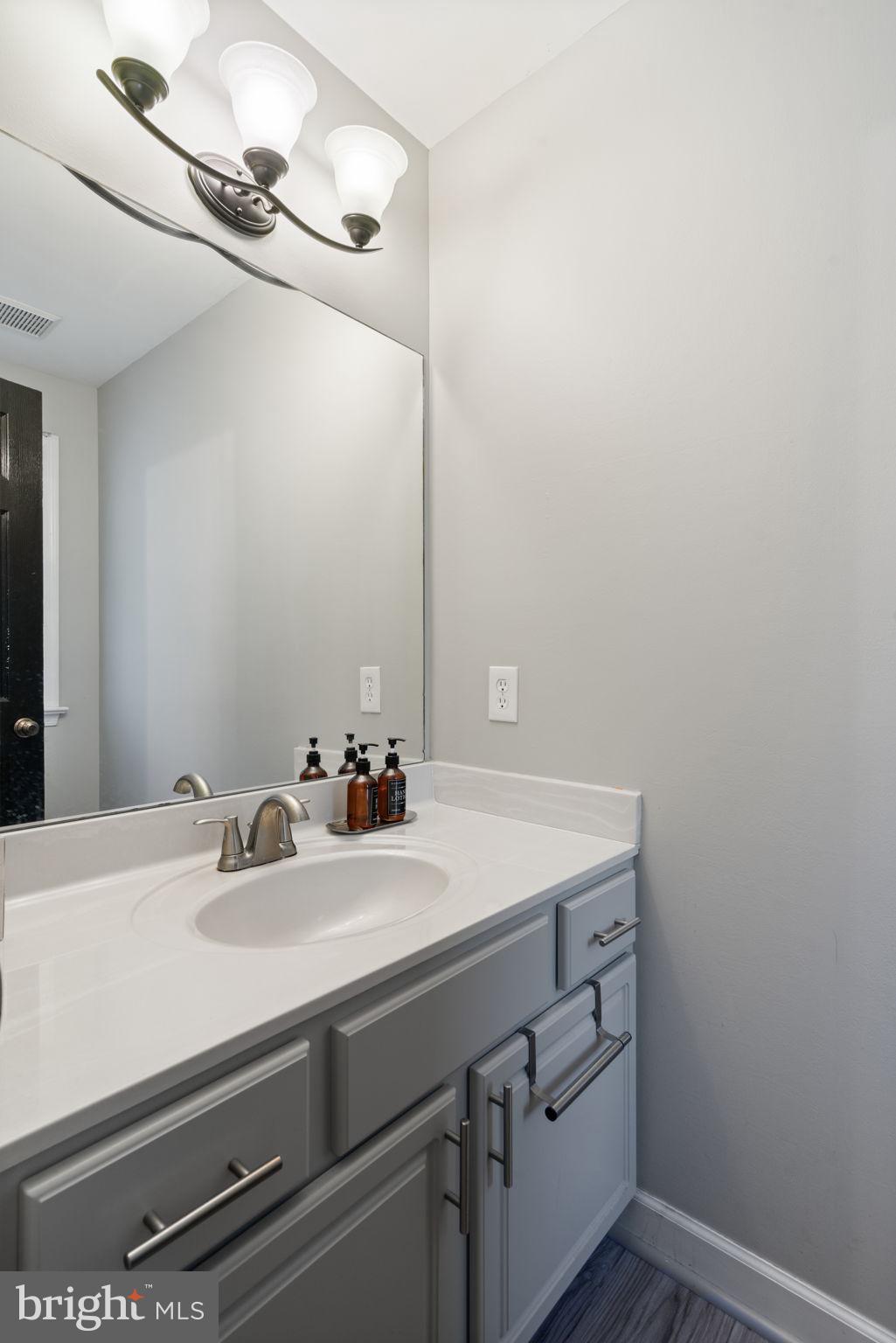 9103 Golden Sunset Lane Springfield, VA 22153 - Photo 10 of 46 Gallery Image 10