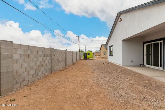 a view of outdoor space with city view