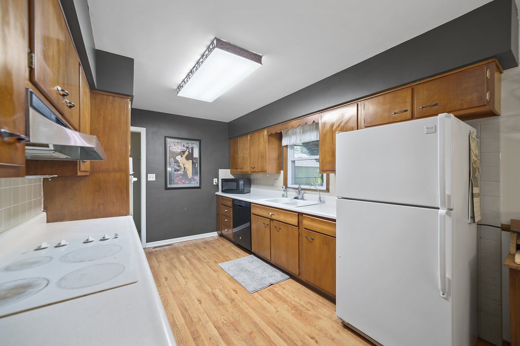 1223 North Winthrop Road Muncie, IN 47304 - Photo 4 of 16