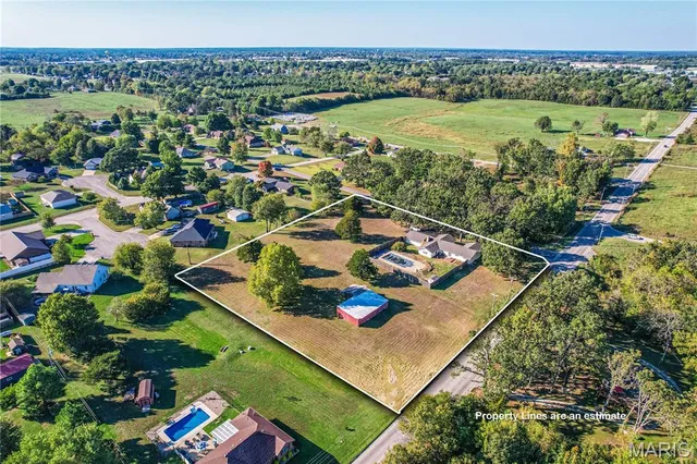 $369,900 | 836 Stella Street, Lebanon, MO 65536