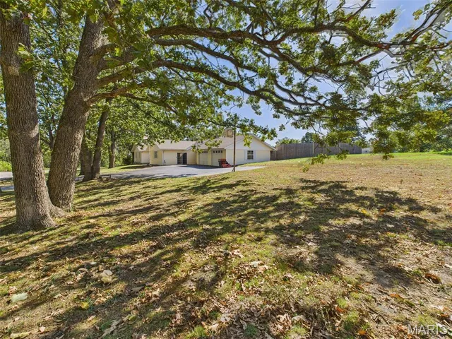 $369,900 | 836 Stella Street, Lebanon, MO 65536