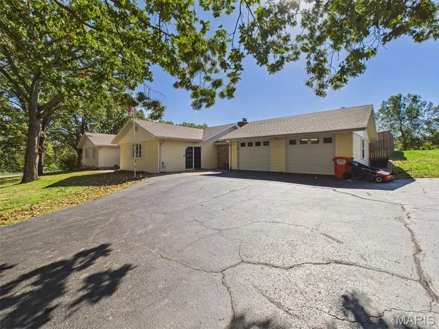 $369,900 | 836 Stella Street, Lebanon, MO 65536