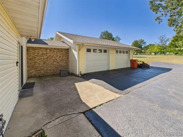 $369,900 | 836 Stella Street, Lebanon, MO 65536