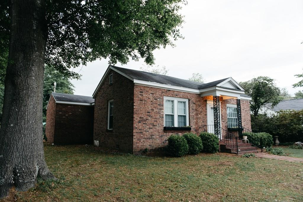 706 Aiken Street Springfield, SC 29146 - Photo 2 of 32