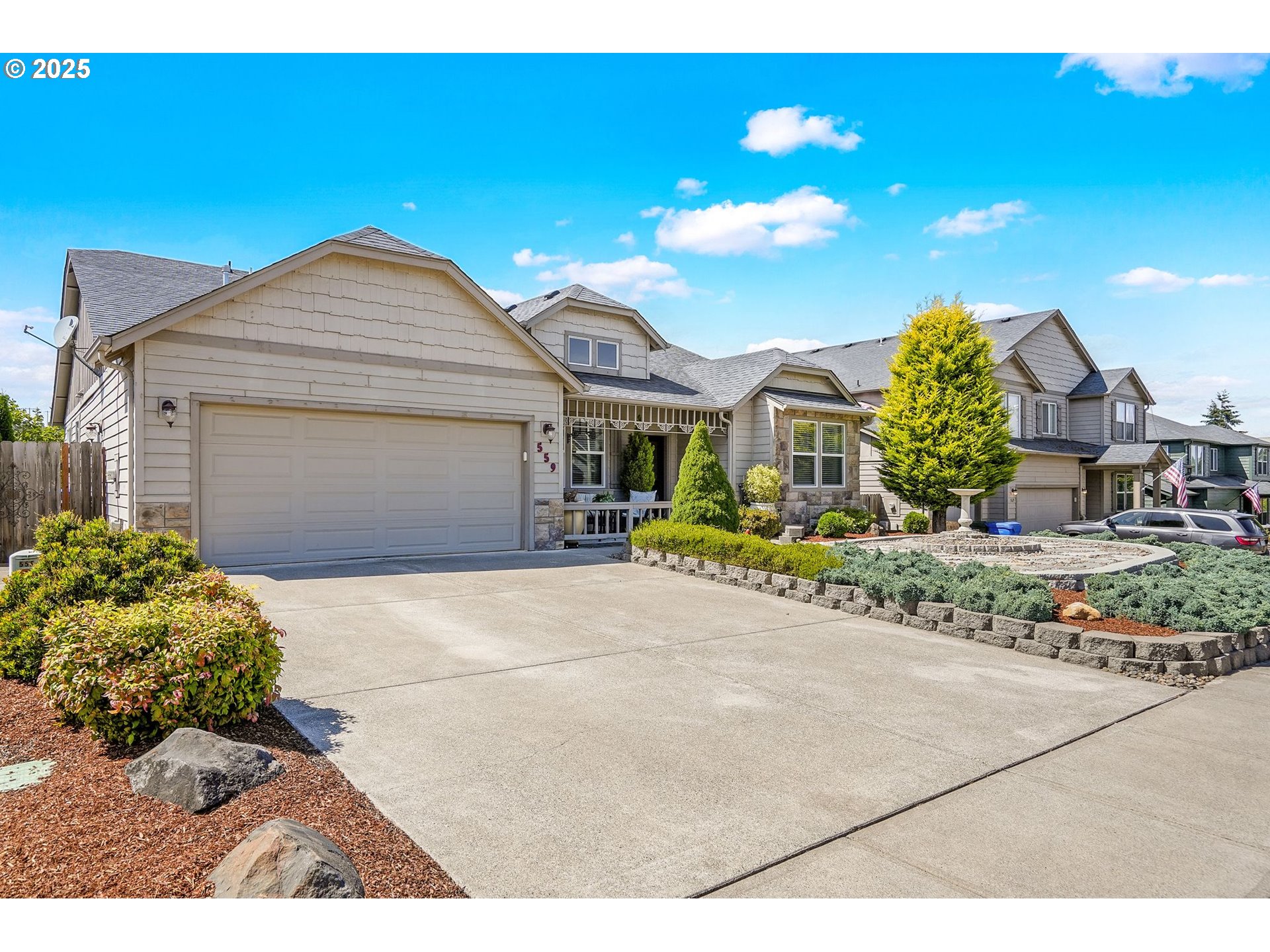 559 Eagle Feather St Northwest