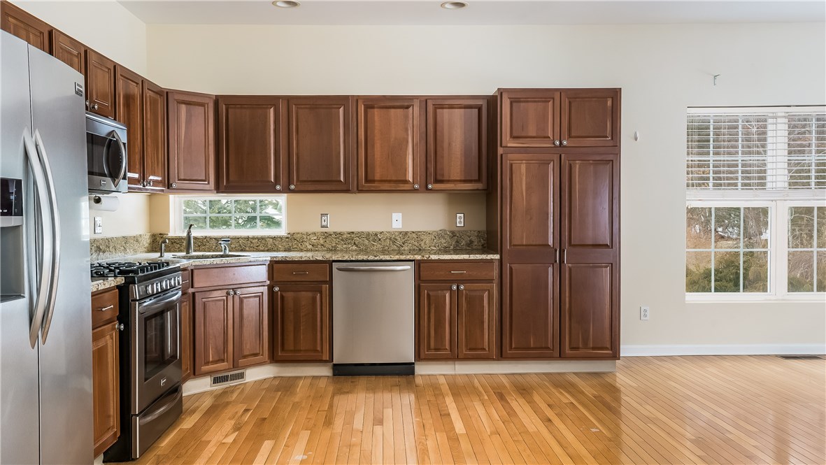 30 Rimwood Drive Smithfield, RI 02917 - Photo 4 of 18