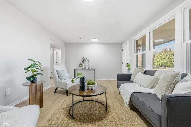 $279,900 | 3325 East 100 South, Anderson, IN 46017